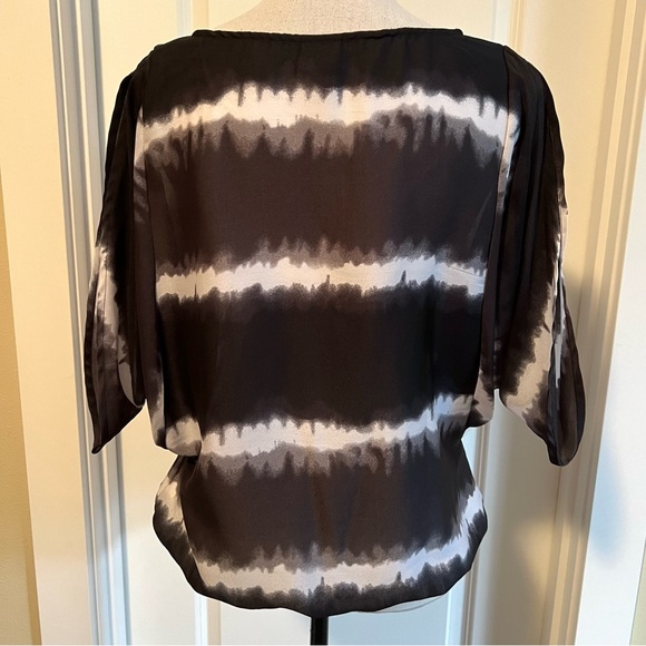 Converse for Target top blouse in Black & White tie-dye look print - Picture 2 of 3